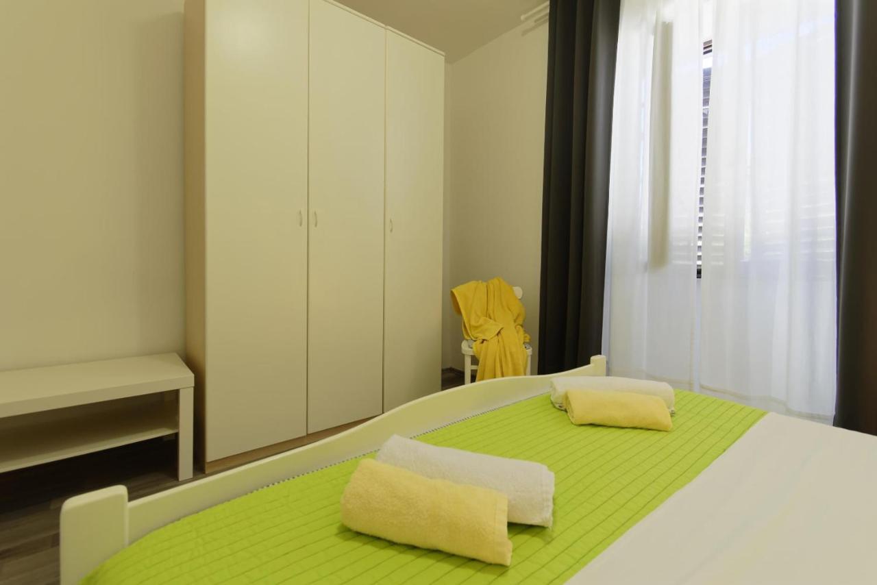 Apartment Anja Porec Exterior photo